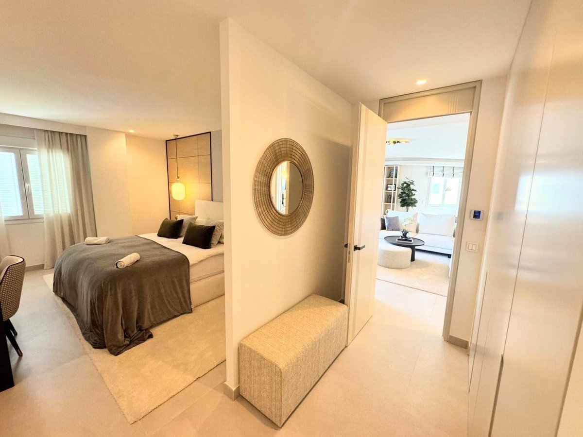 3 Bed Middle Floor Apartment in Puerto Banús