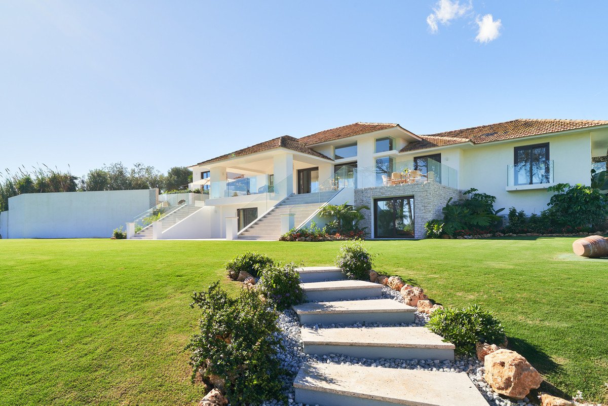 6 Bed Detached Villa in San Pedro de Alcántara