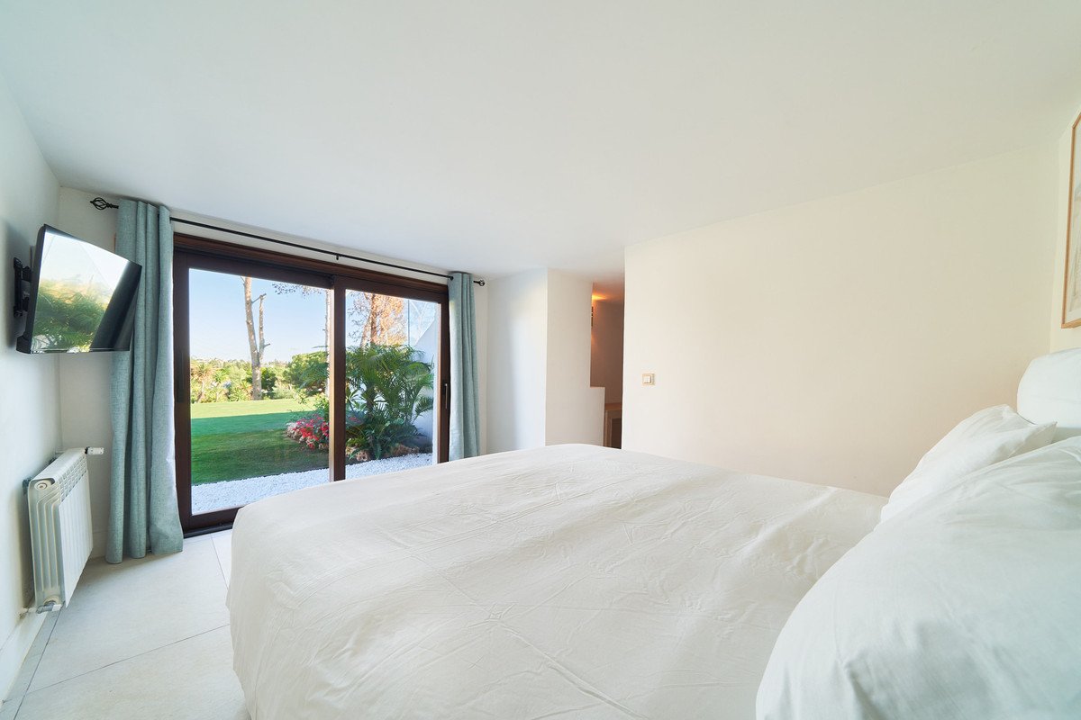 6 Bed Detached Villa in San Pedro de Alcántara