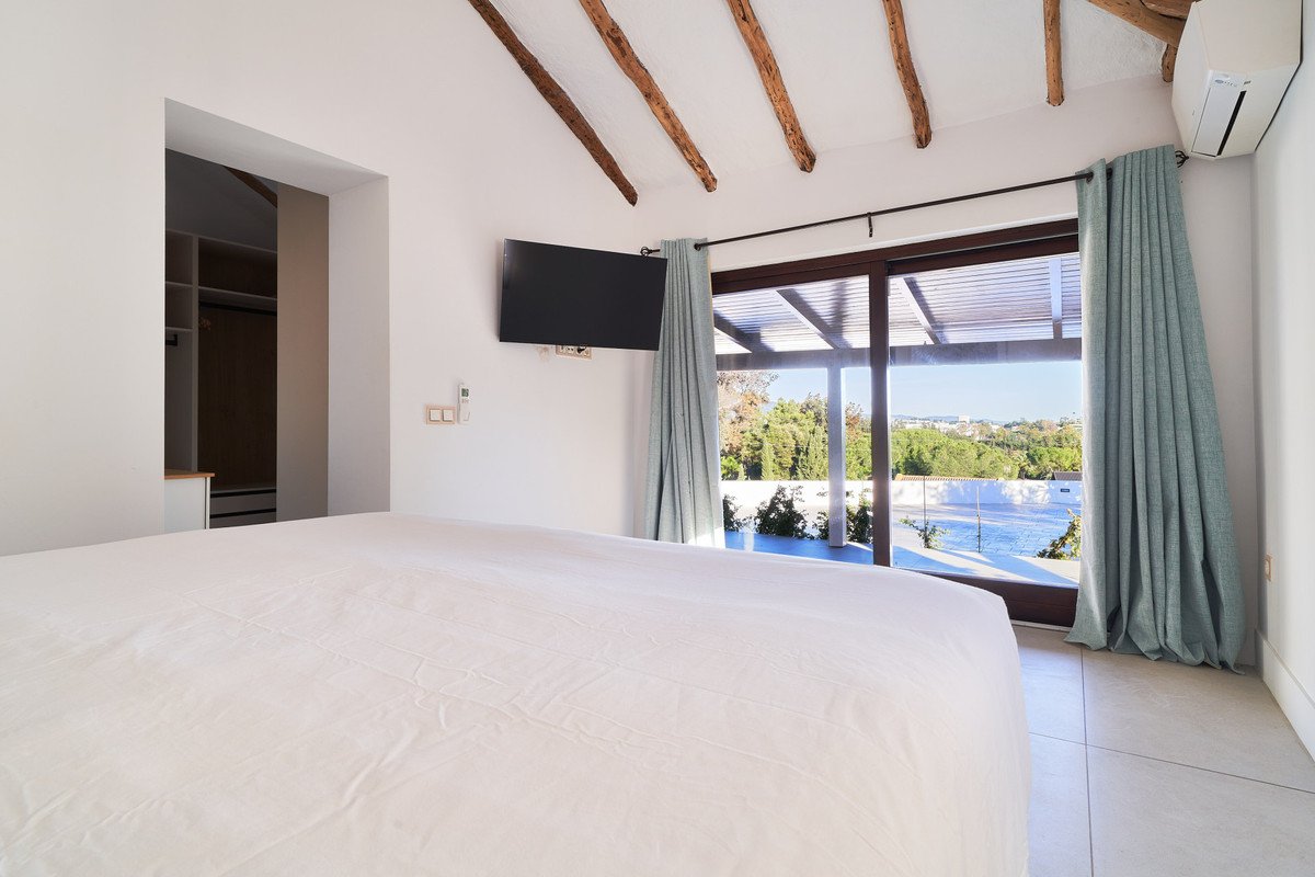 6 Bed Detached Villa in San Pedro de Alcántara