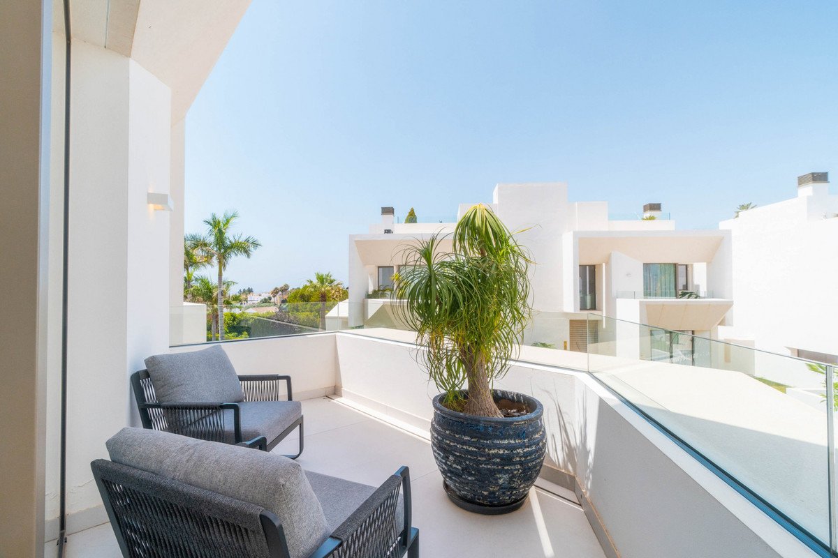 4 Bed Detached Villa in Nueva Andalucía