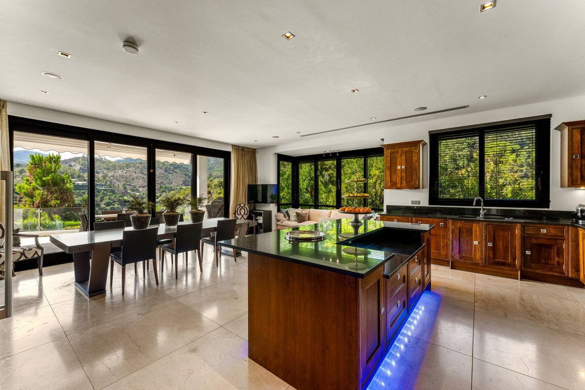 6 Bed Detached Villa in La Zagaleta