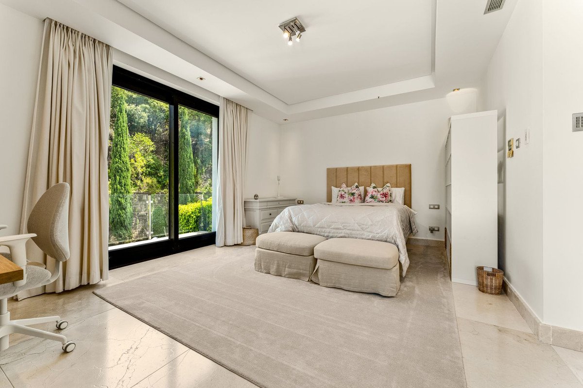 6 Bed Detached Villa in La Zagaleta