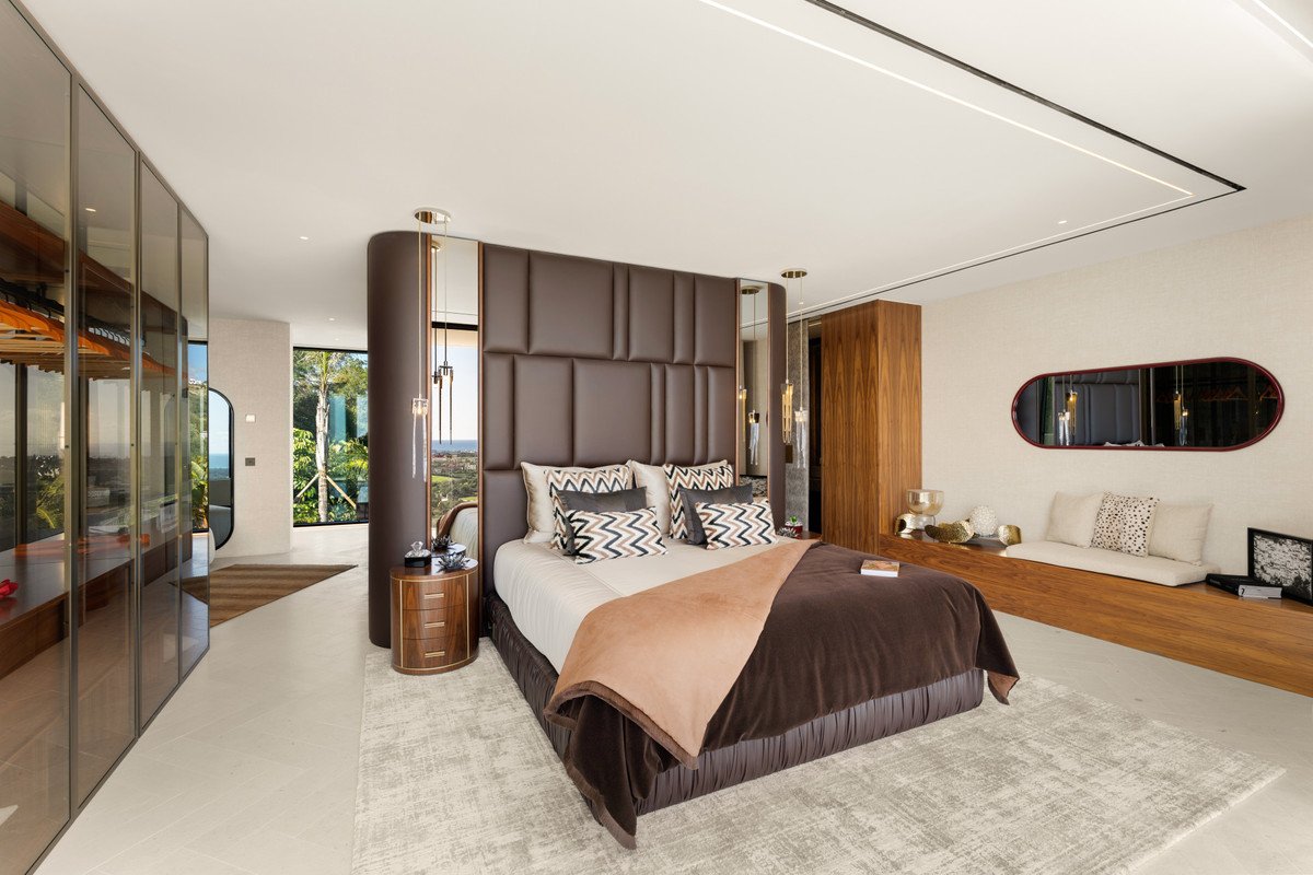 6 Bed Detached Villa in Sotogrande