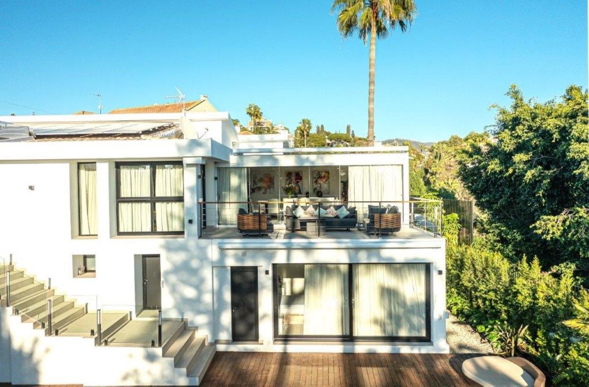 5 Bed Detached Villa in El Rosario