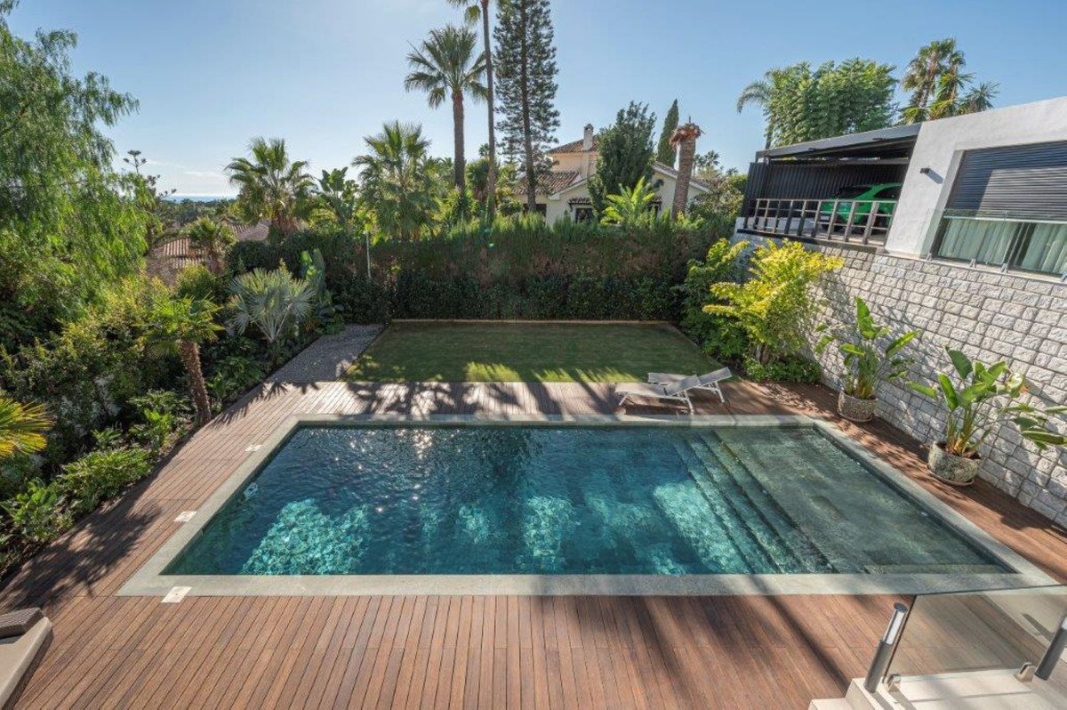 5 Bed Detached Villa in El Rosario