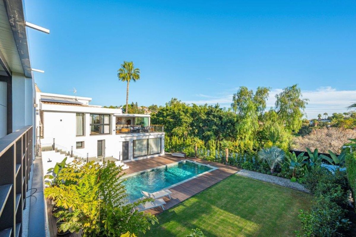 5 Bed Detached Villa in El Rosario
