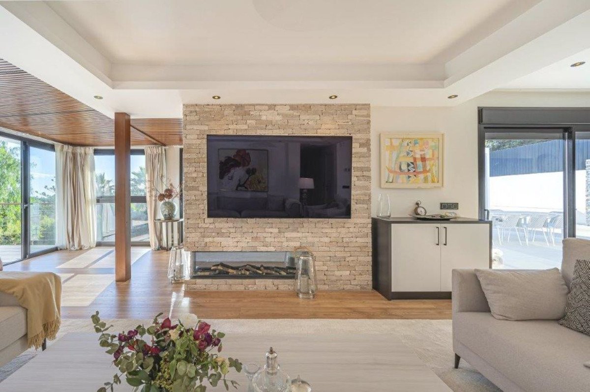 5 Bed Detached Villa in El Rosario