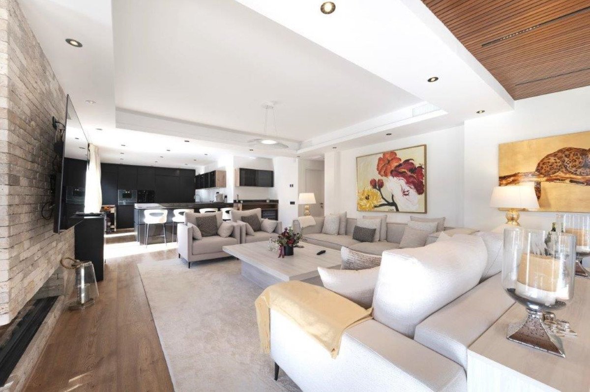 5 Bed Detached Villa in El Rosario