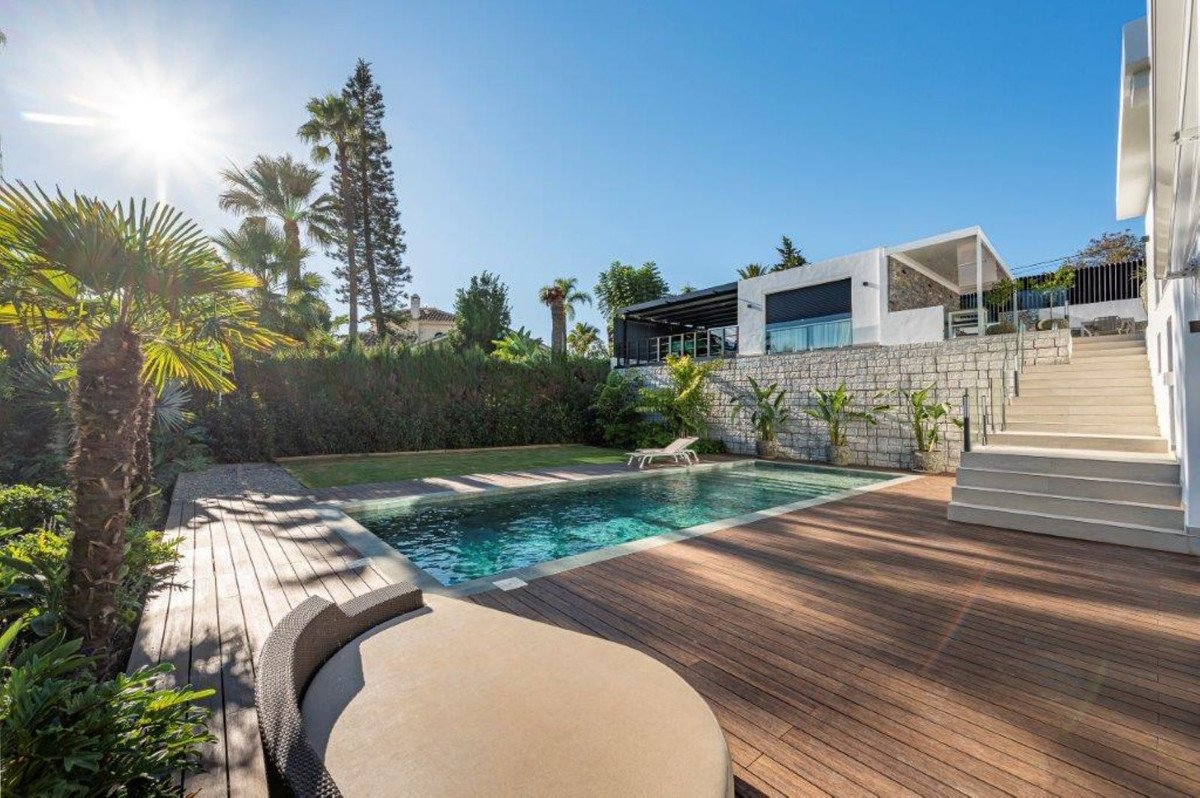 5 Bed Detached Villa in El Rosario