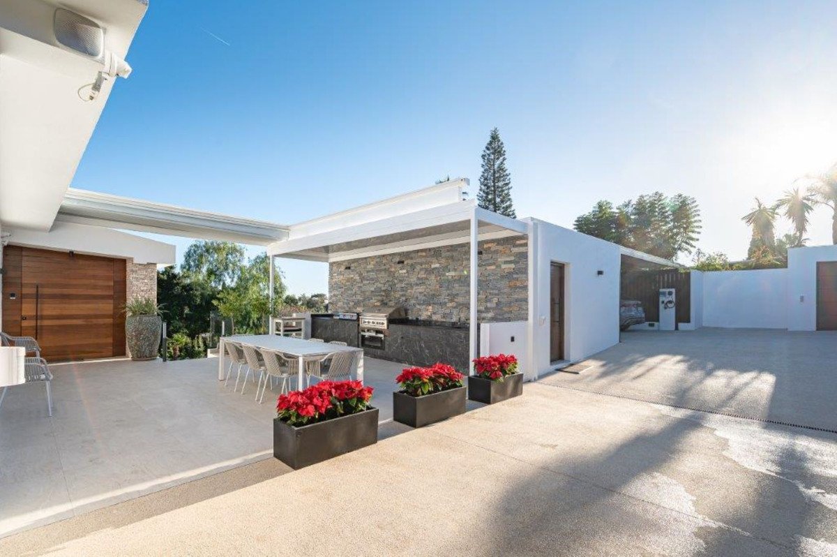 5 Bed Detached Villa in El Rosario