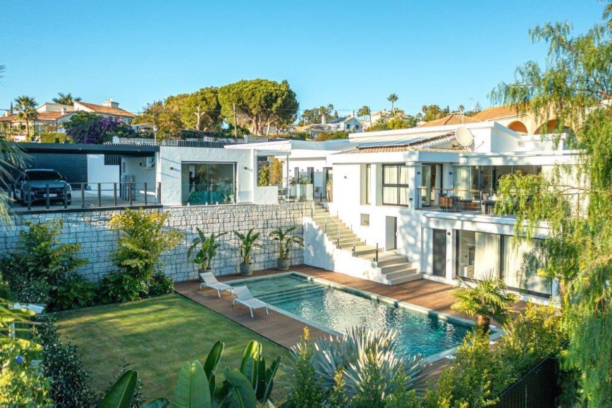 5 Bed Detached Villa in El Rosario