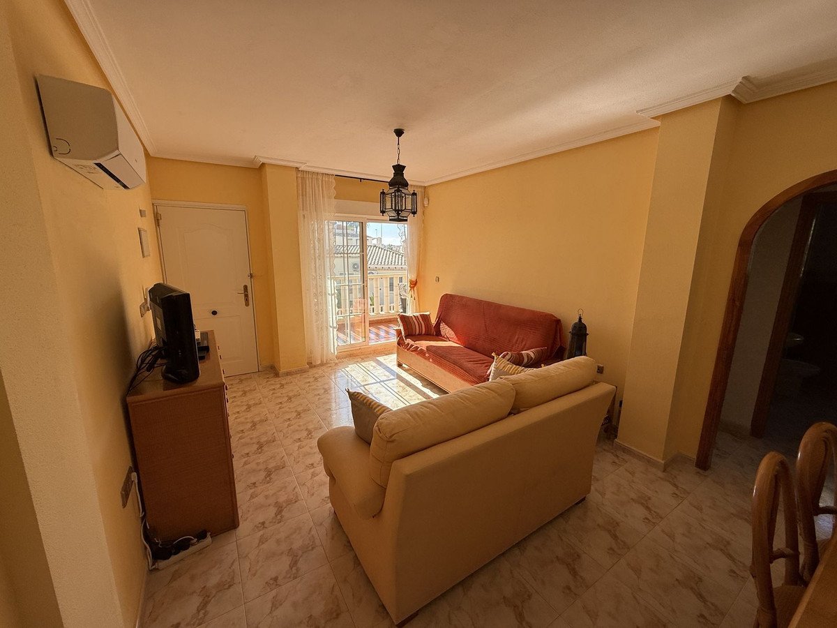 2 Bed Middle Floor Apartment in Lomas de Cabo Roig