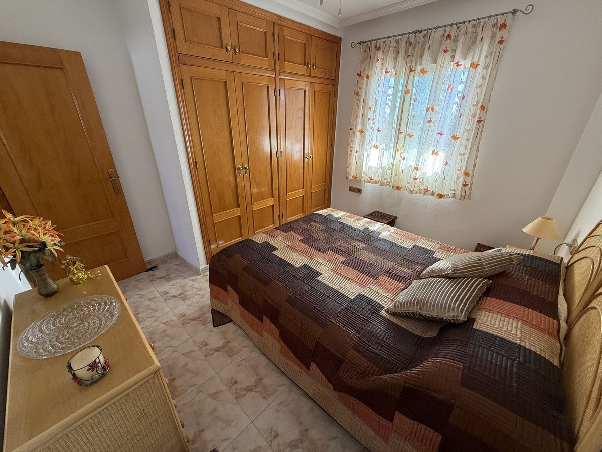 2 Bed Middle Floor Apartment in Lomas de Cabo Roig