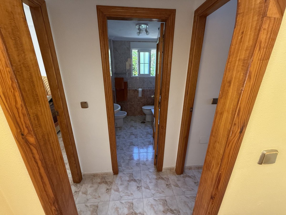 2 Bed Middle Floor Apartment in Lomas de Cabo Roig