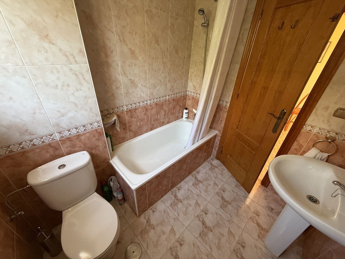 2 Bed Middle Floor Apartment in Lomas de Cabo Roig