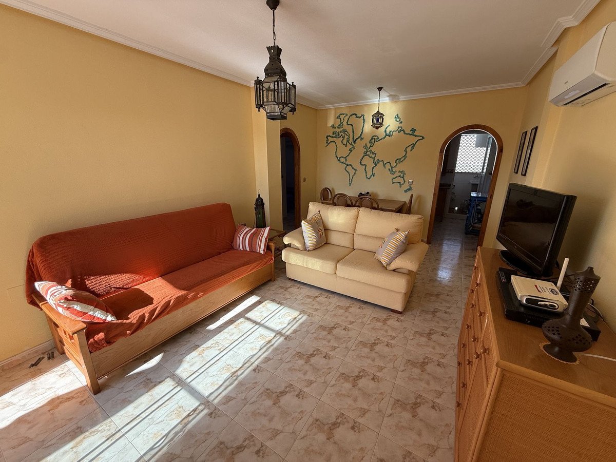 2 Bed Middle Floor Apartment in Lomas de Cabo Roig