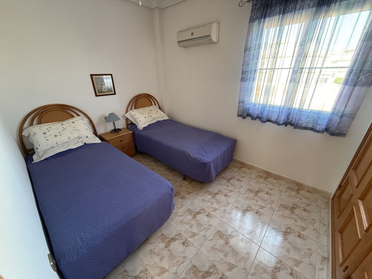 2 Bed Middle Floor Apartment in Lomas de Cabo Roig