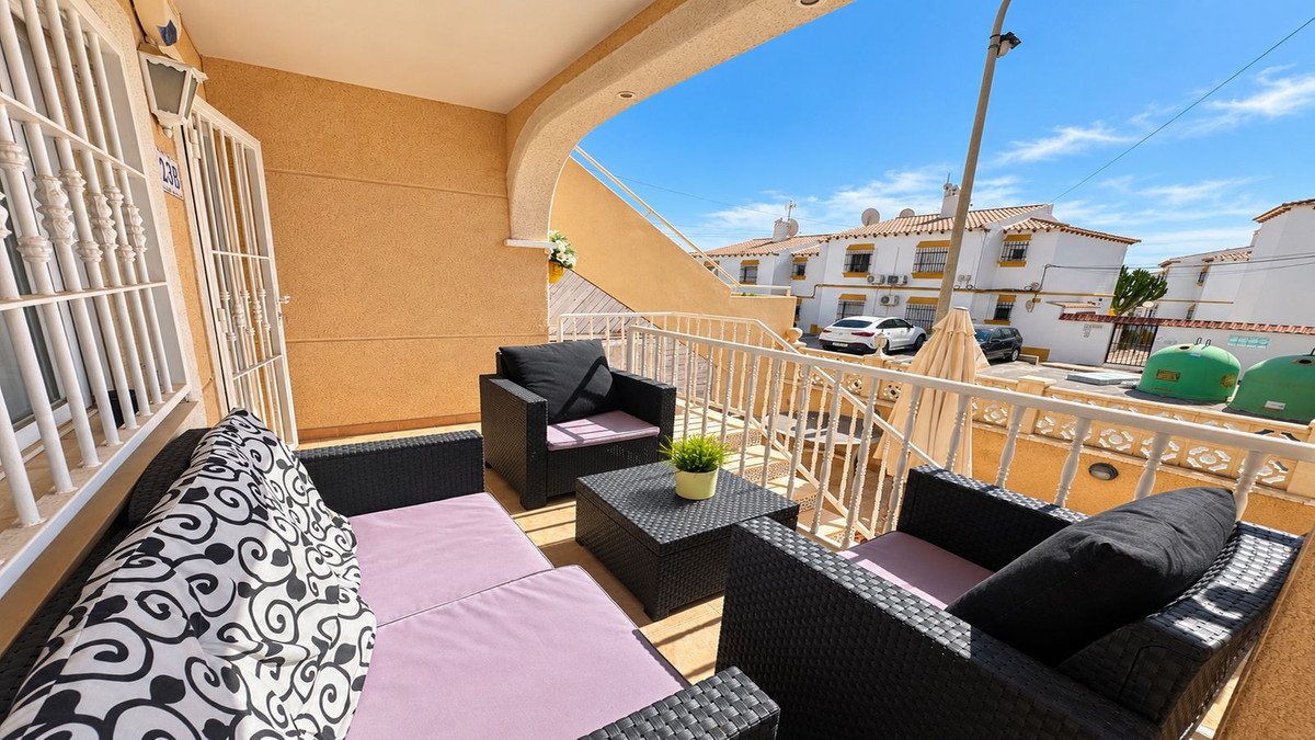 2 Bed Ground Floor Apartment in San Miguel de Salinas