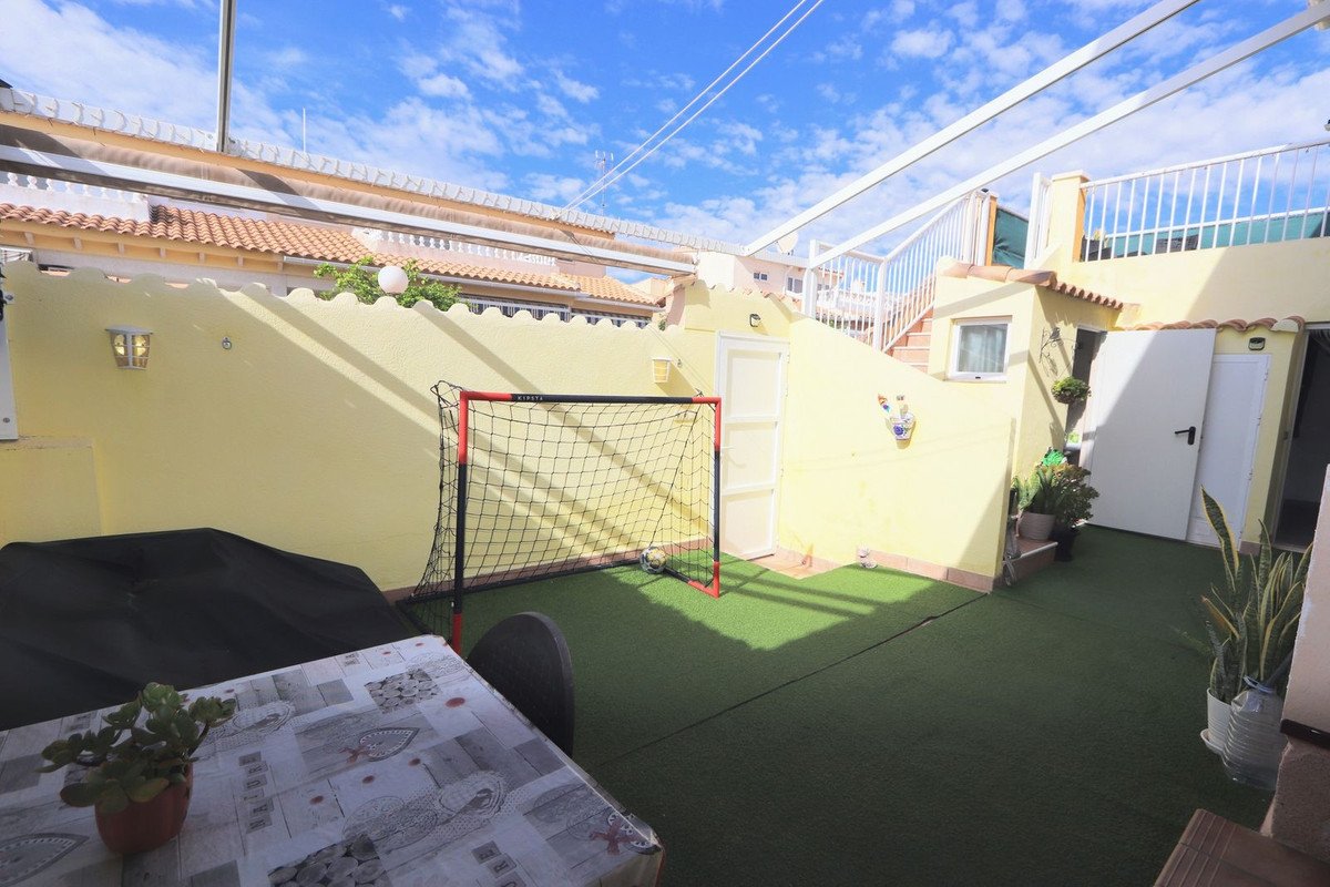 3 Bed Semi-Detached House in La Florida
