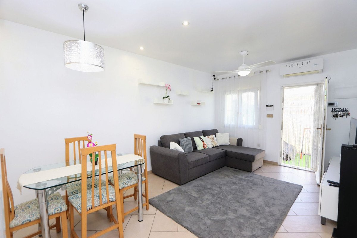 3 Bed Semi-Detached House in La Florida