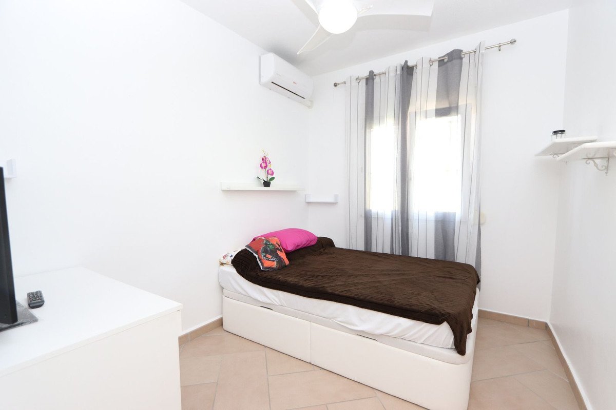 3 Bed Semi-Detached House in La Florida