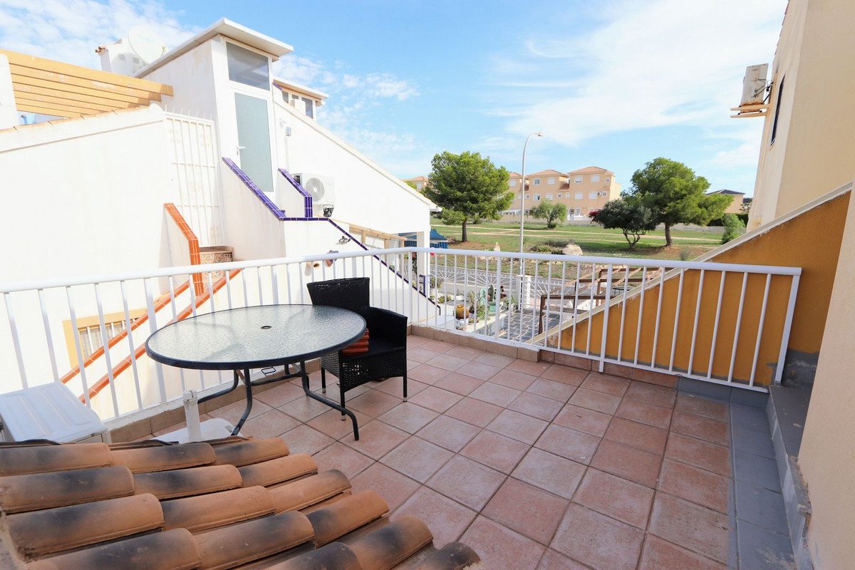 3 Bed Semi-Detached House in La Florida