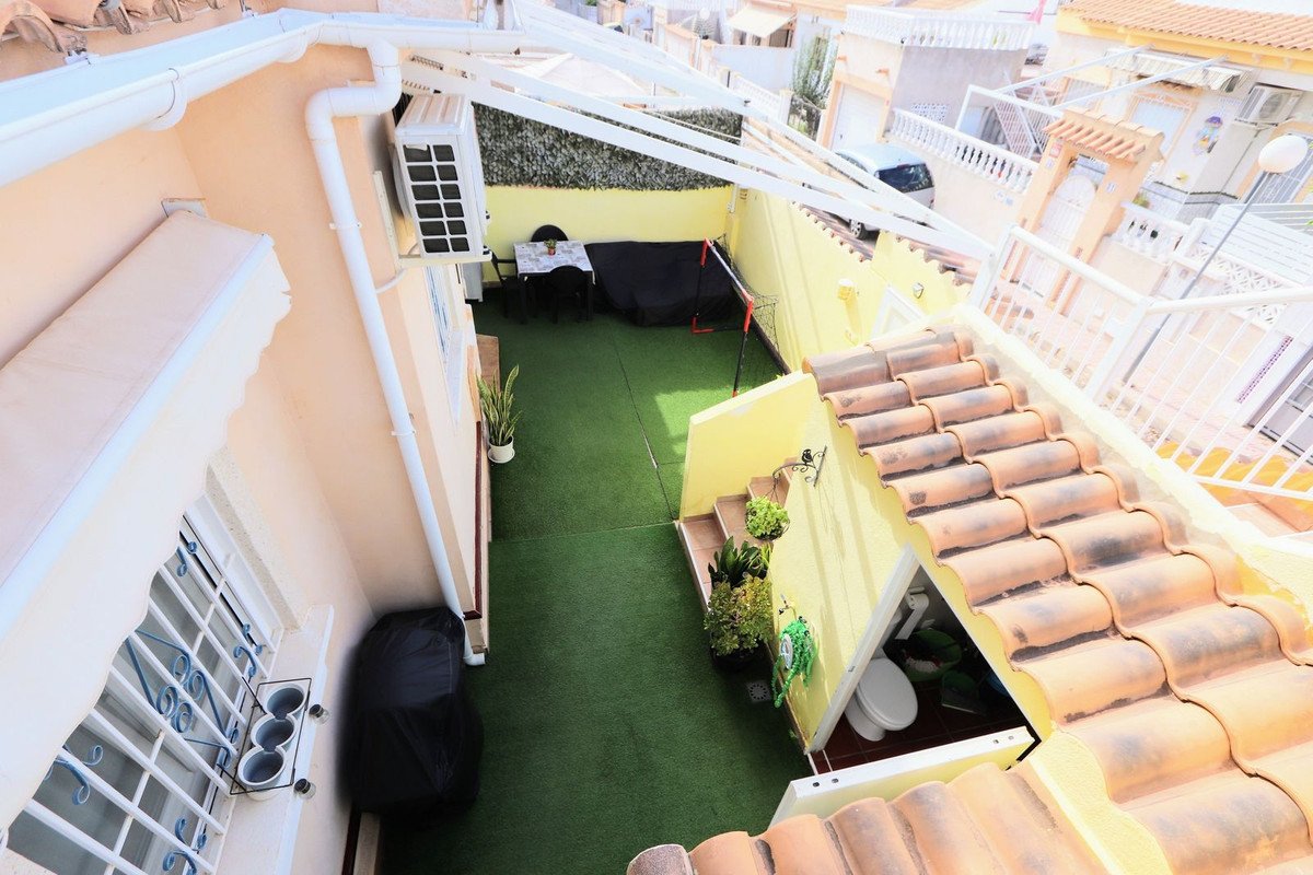 3 Bed Semi-Detached House in La Florida