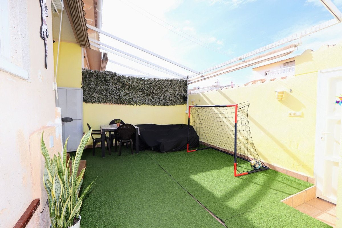 3 Bed Semi-Detached House in La Florida