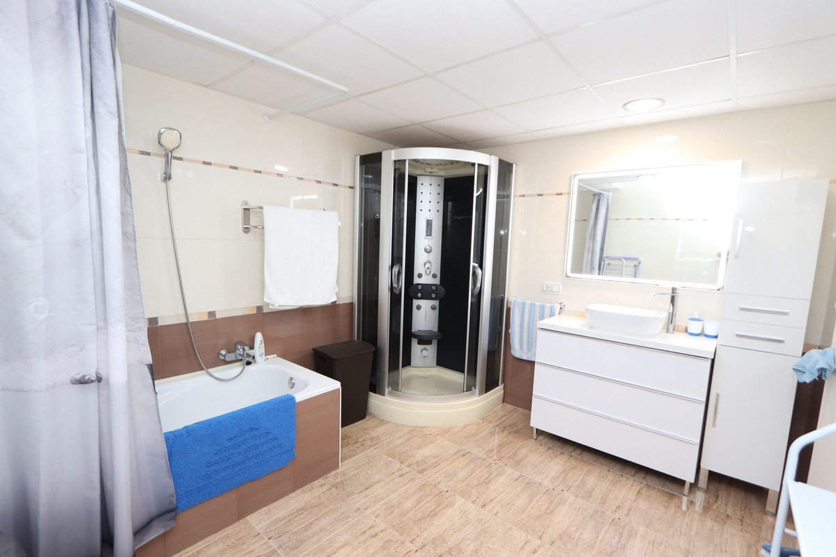 3 Bed Semi-Detached House in La Florida