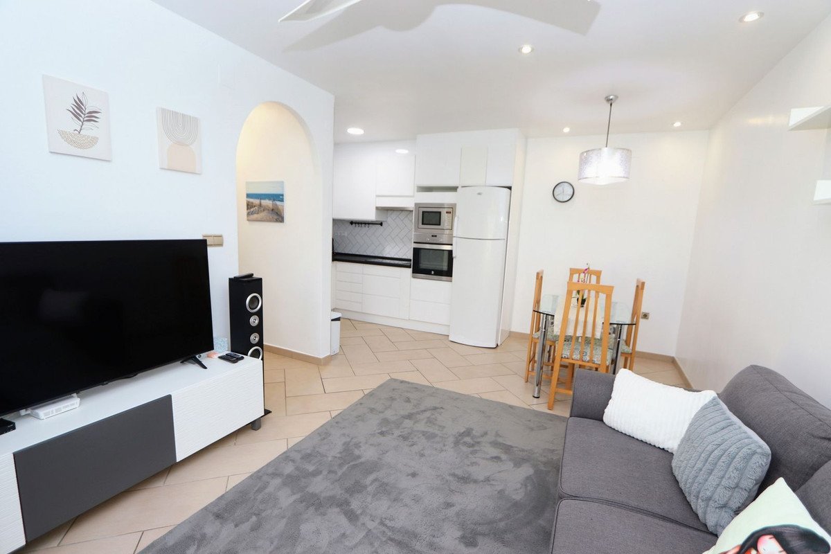 3 Bed Semi-Detached House in La Florida