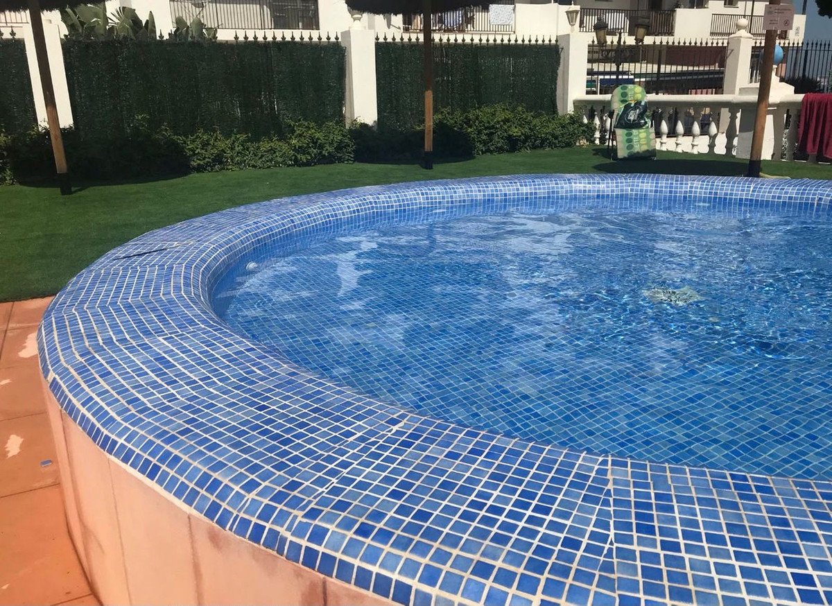 1 Bed Middle Floor Apartment in San Luis de Sabinillas