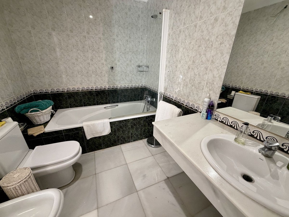 2 Bed Ground Floor Apartment in El Paraiso