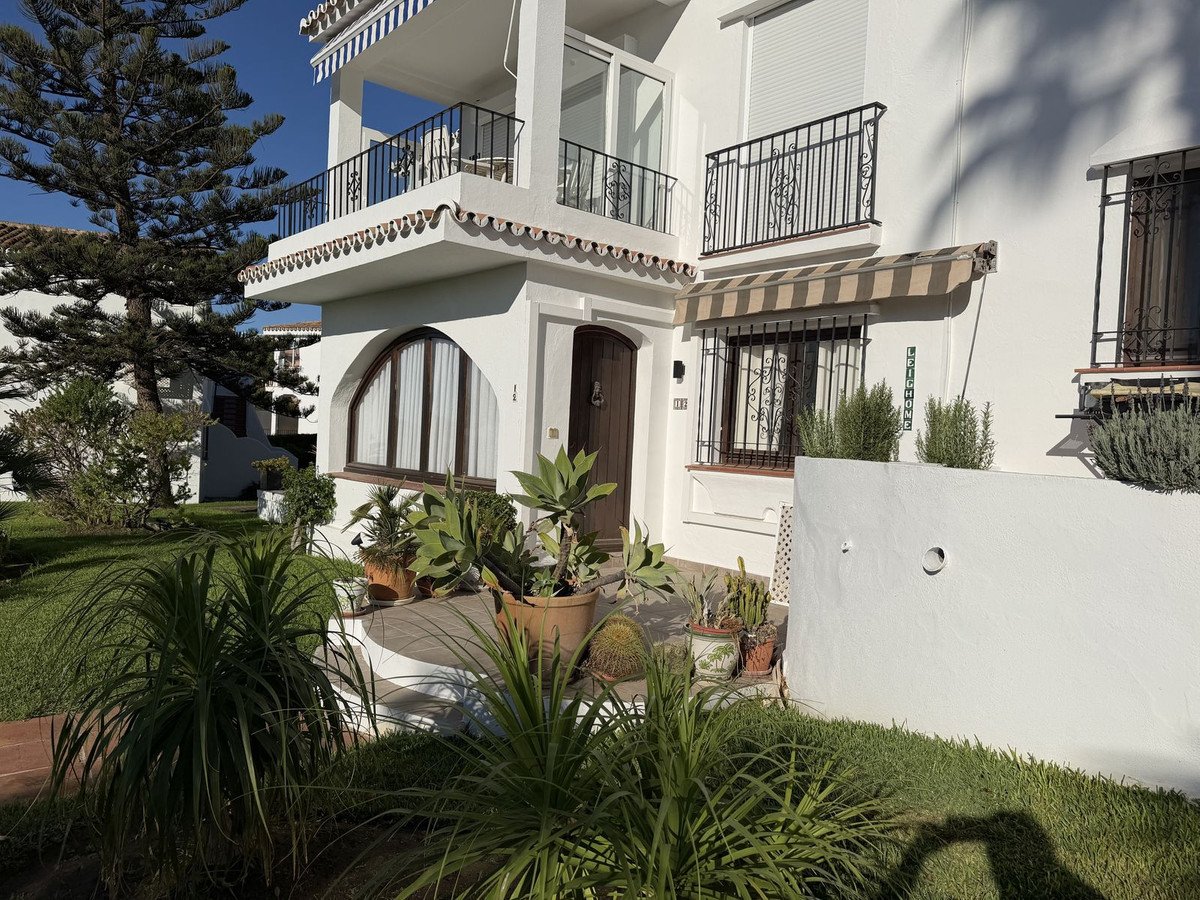 2 Bed Ground Floor Apartment in El Paraiso
