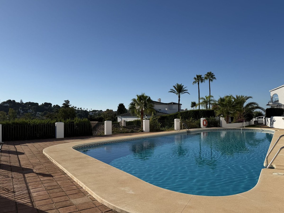 2 Bed Ground Floor Apartment in El Paraiso