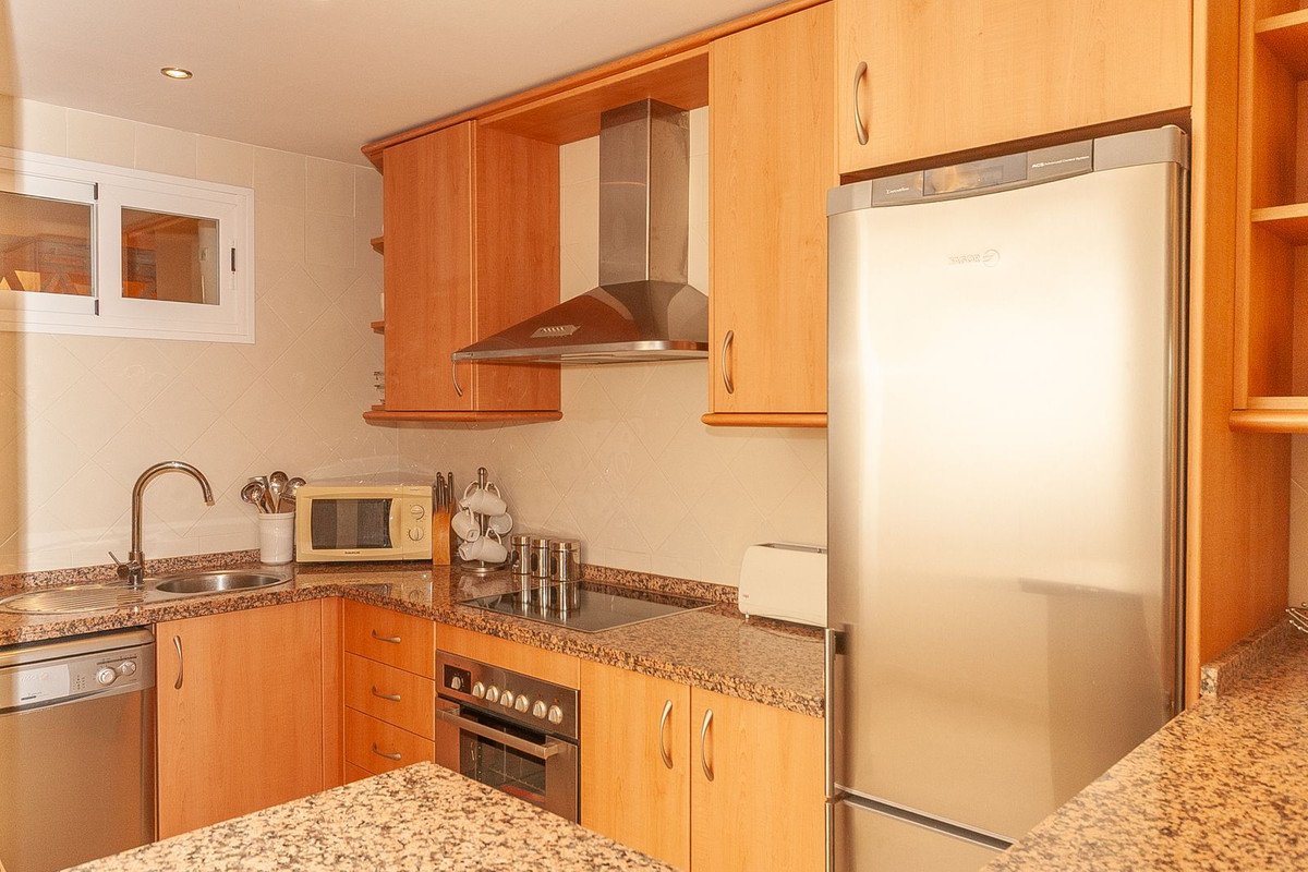2 Bed Middle Floor Apartment in Elviria