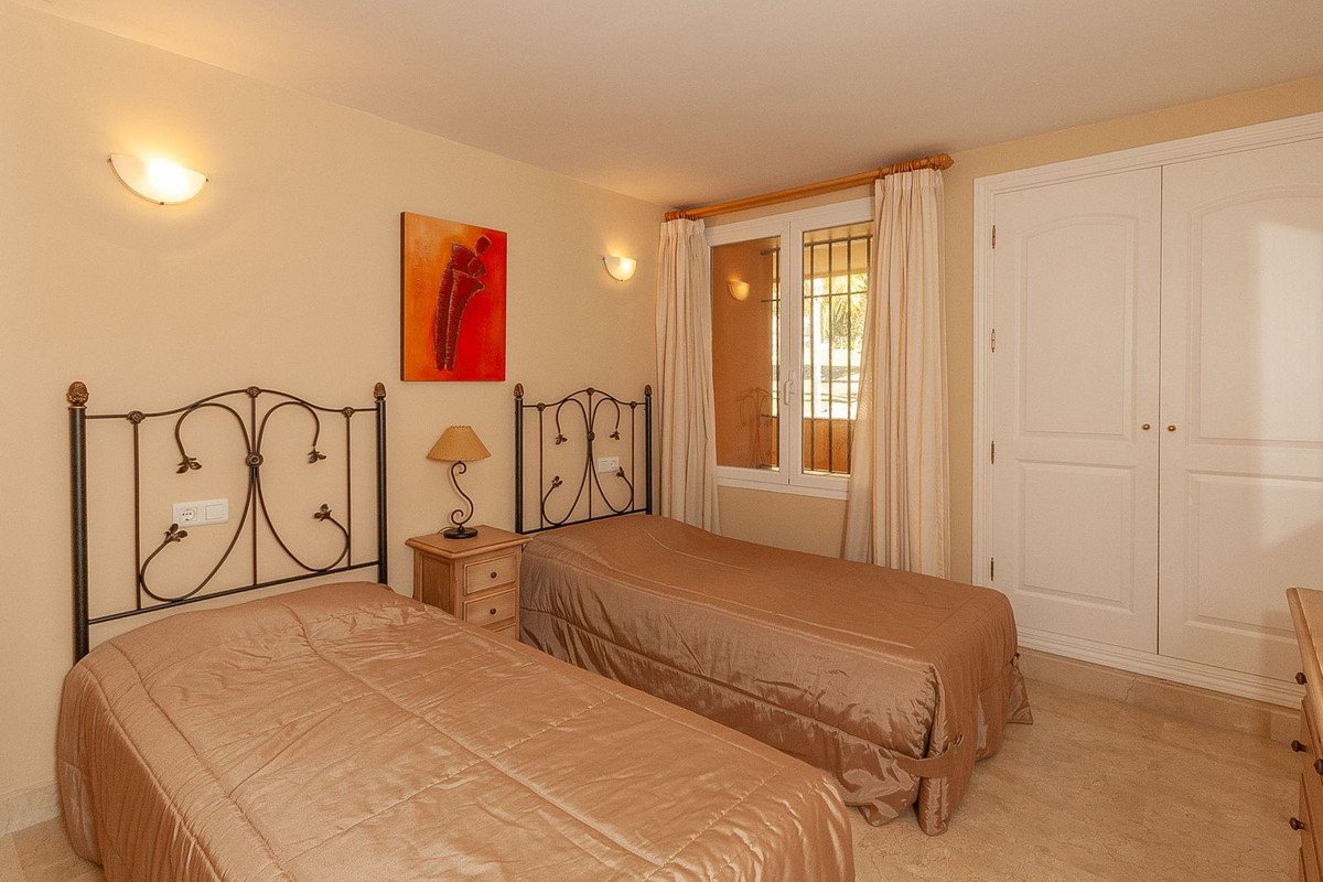 2 Bed Middle Floor Apartment in Elviria