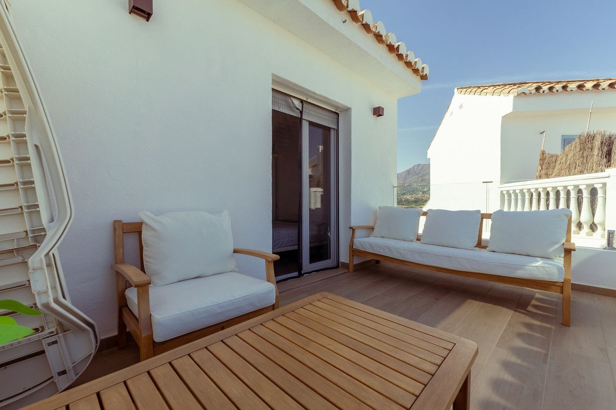 3 Bed Townhouse in El Coto