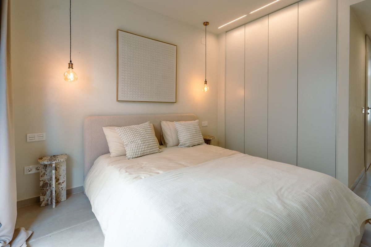 2 Bed Ground Floor Apartment in Aloha