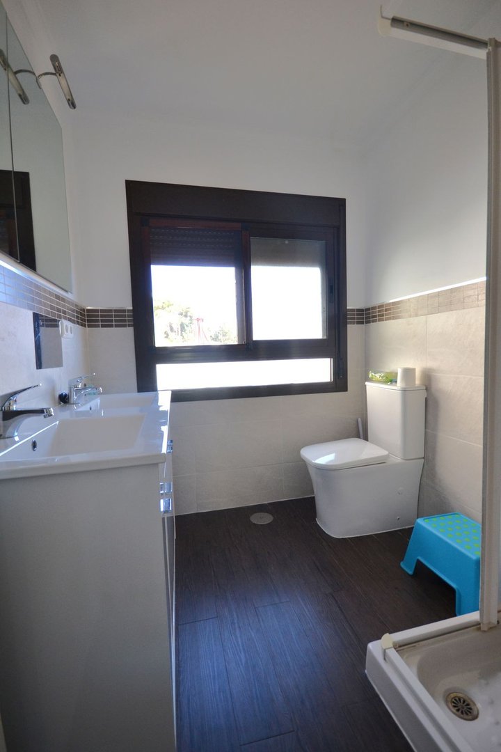 4 Bed Middle Floor Apartment in Torremolinos