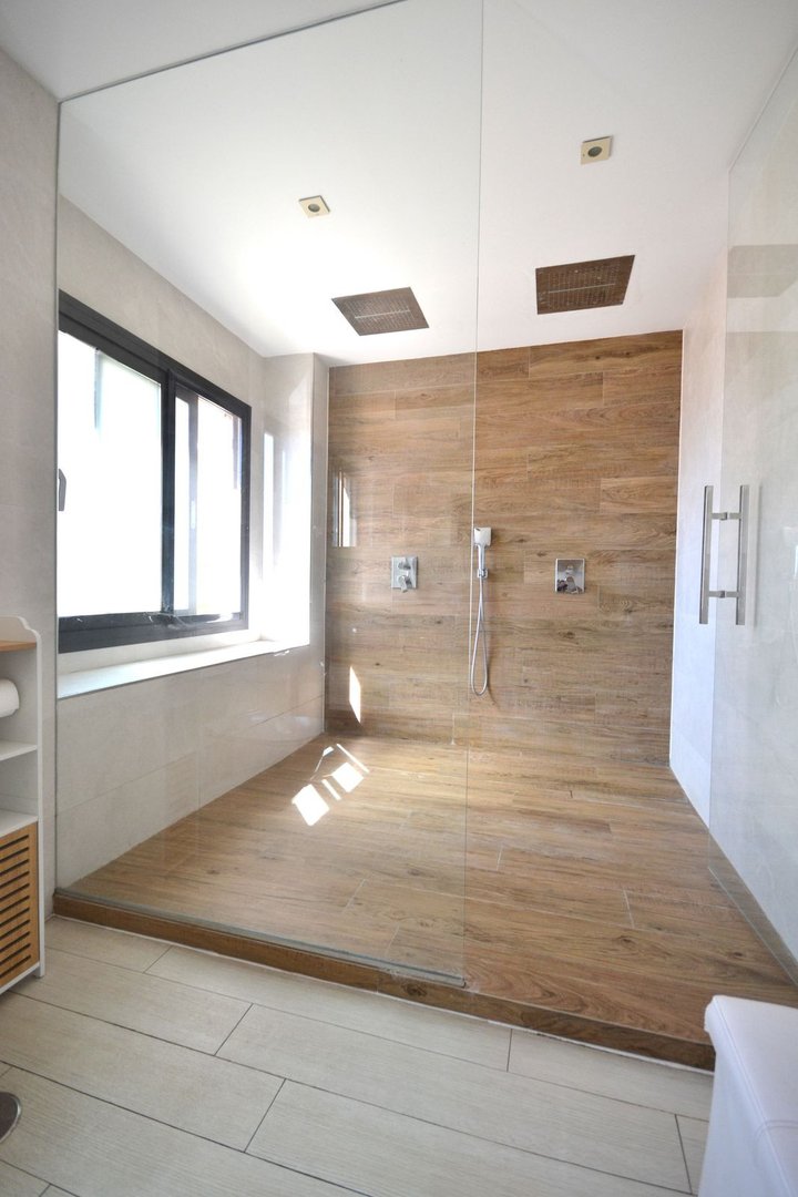 4 Bed Middle Floor Apartment in Torremolinos