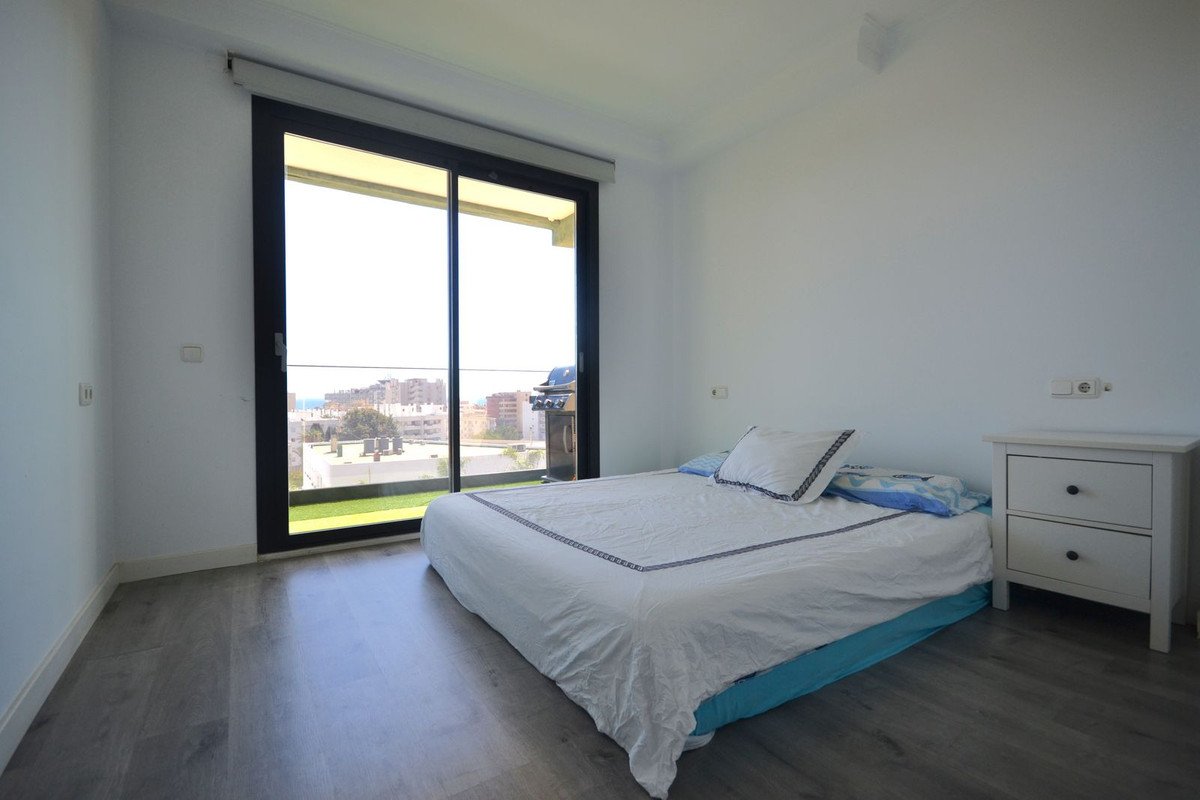 4 Bed Middle Floor Apartment in Torremolinos