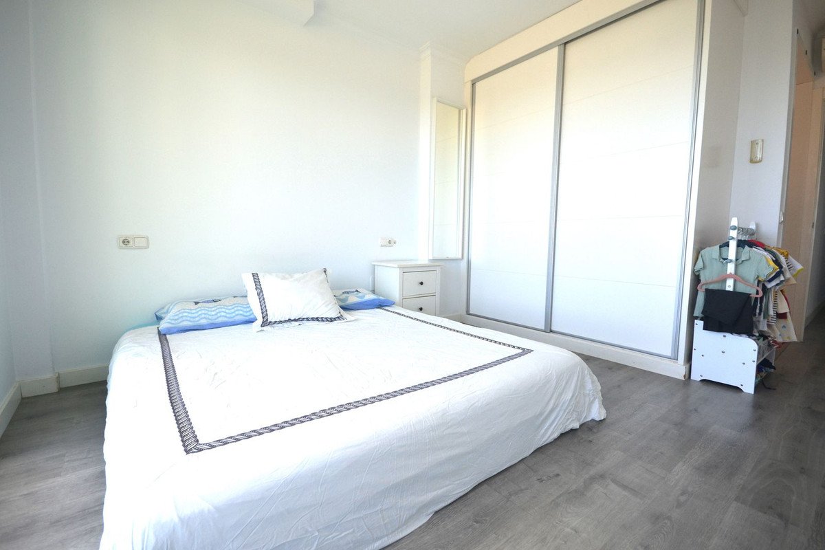 4 Bed Middle Floor Apartment in Torremolinos