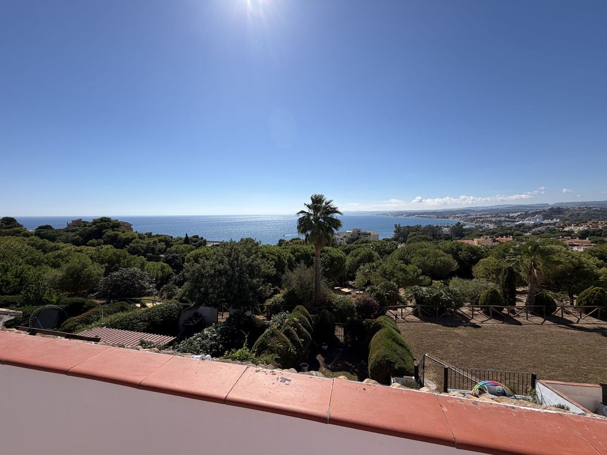 4 Bed Townhouse in Estepona