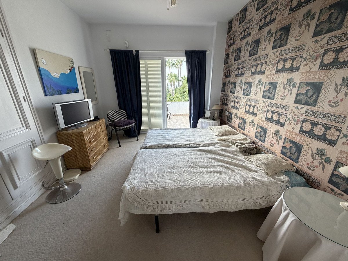 2 Bed Townhouse in El Paraiso