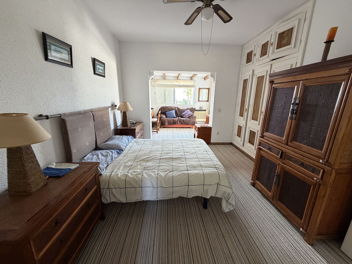 2 Bed Townhouse in El Paraiso