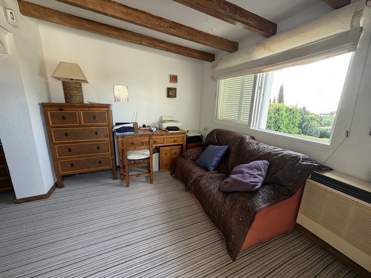 2 Bed Townhouse in El Paraiso
