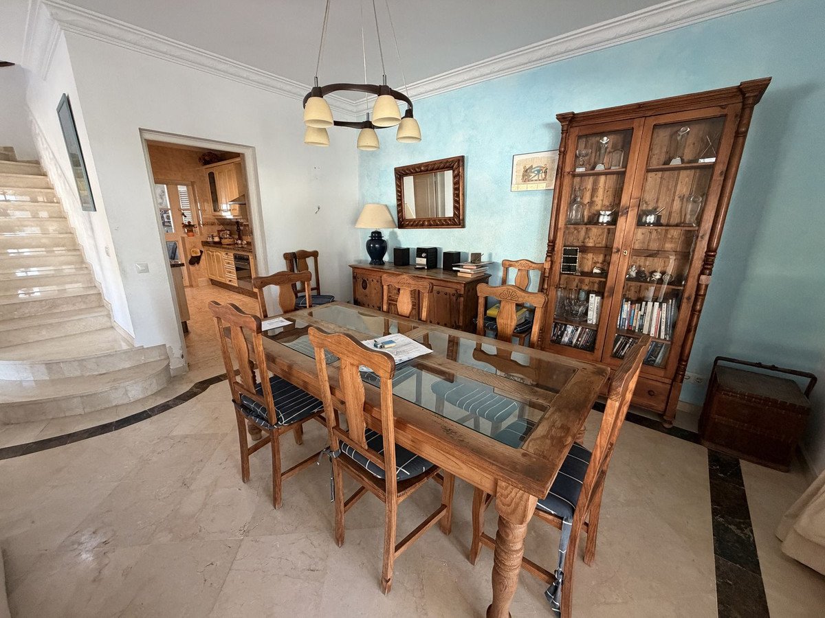 2 Bed Townhouse in El Paraiso