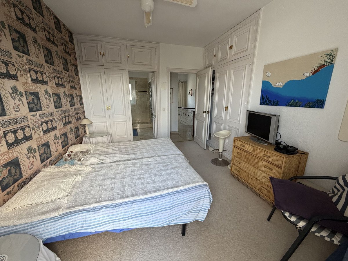 2 Bed Townhouse in El Paraiso