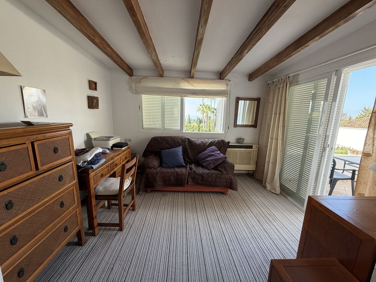 2 Bed Townhouse in El Paraiso